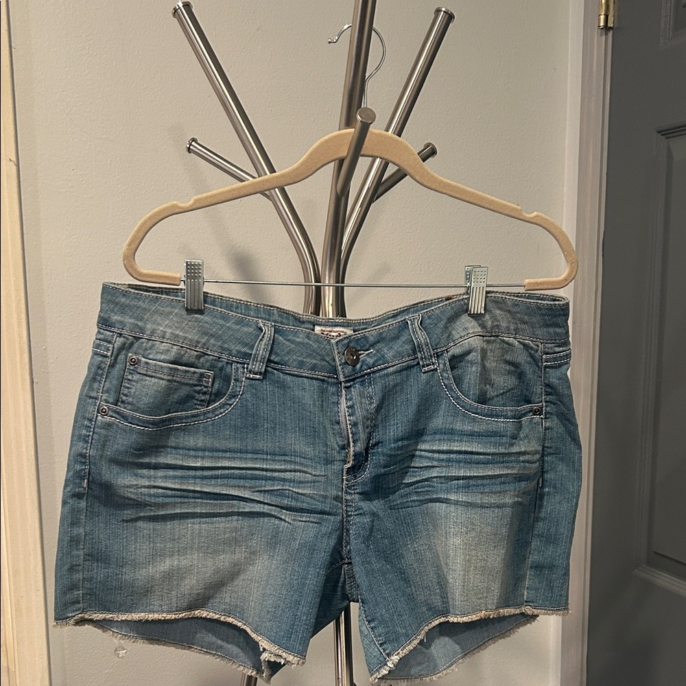 Mudd Light Blue Jean Shorts in‎ great condition. Size 17.